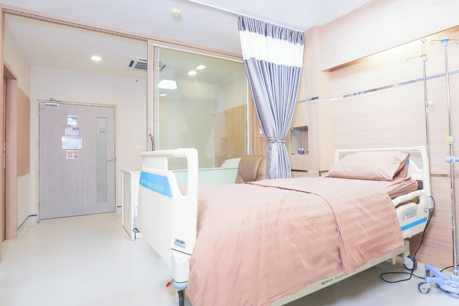 ห้องพิเศษเดี่ยว VIP Platinum